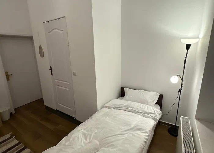 Romana 3* Бухарест